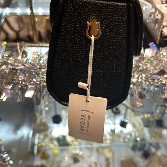 Black handbag with gold hardware and long strap and wallet - Picture 8 of 9